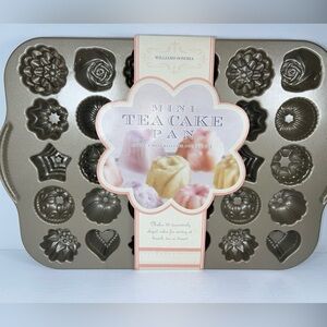 🆕Williams Sonoma Mini Tea Cake Pan Nordic Ware cast aluminum 2.5 cup mini Bundt